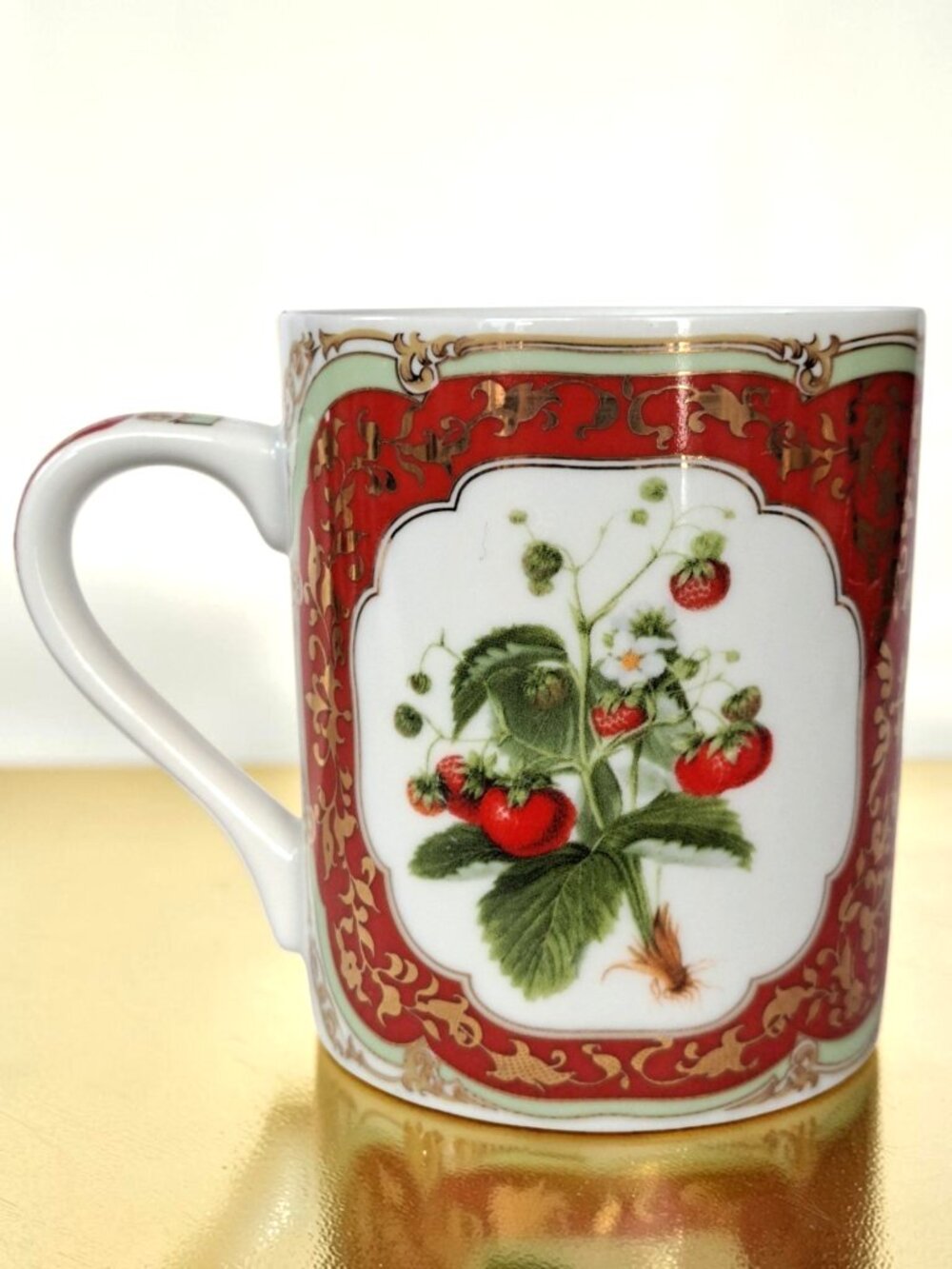 Andrea by Sadek - Honore - Strawberry Mug- Winterthur Paris Design